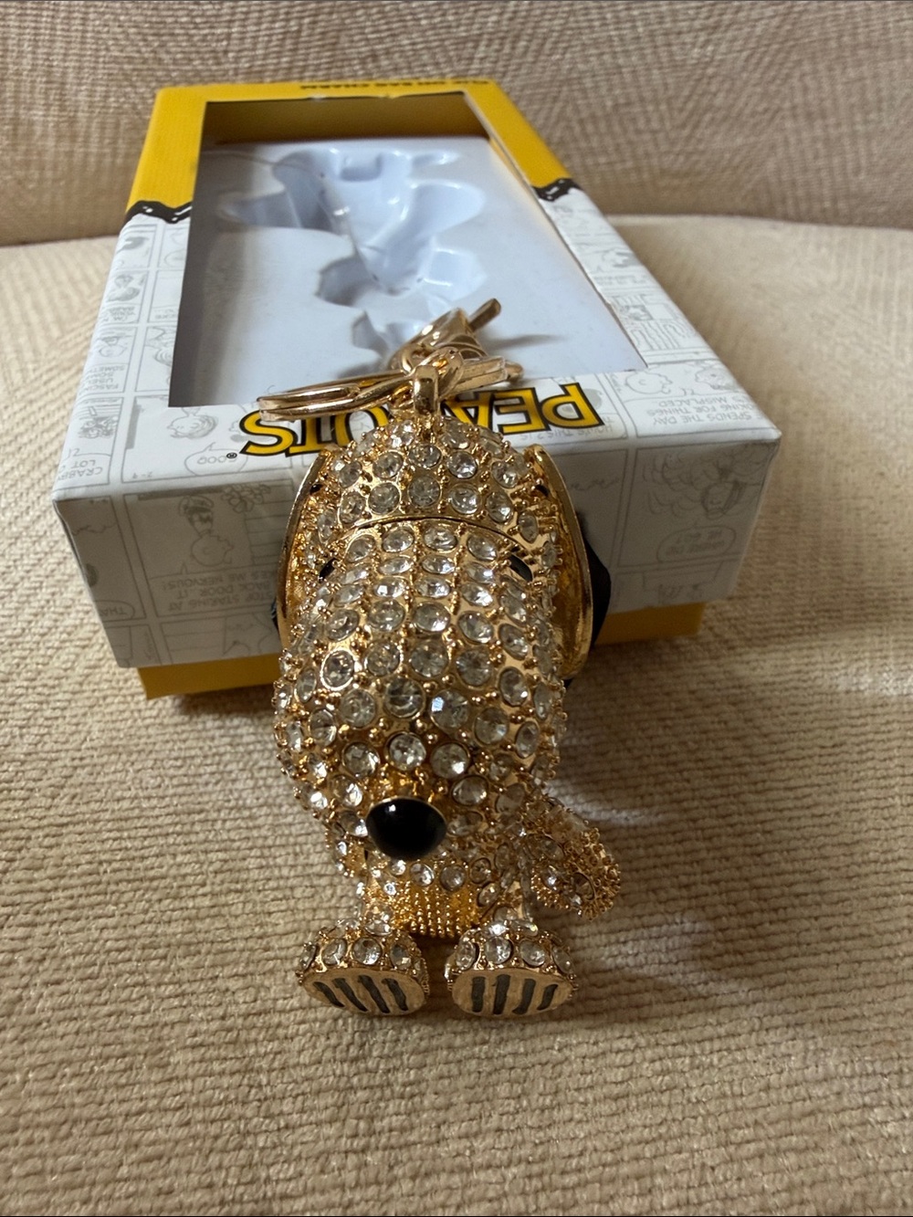 Peanuts Gold Snoopy Crystal Clip-On Bag Charm - Picture 5 of 6